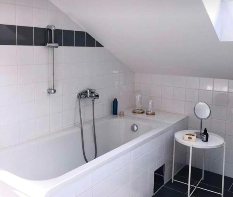 Sonnige Und Ruhige Wohnung Fur Entspanntes Reisen Wien Eksteriør billede